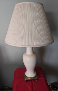 lot 321 image: Simple Porcelain and Brass Table Lamp