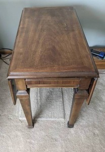 lot 322 image: Drop Leaf Wood Side Table