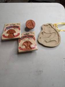 lot 288 image: Assorted Cookie Stamps & Molds