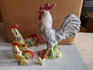 lot 392 image: Rooster Home Decor
