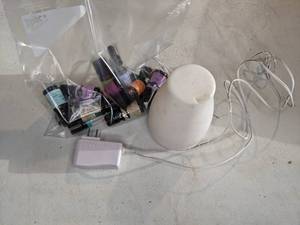 lot 398 image: Variety of Essential Oils & Diffuser