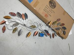 Metal Multi Leaf Scroll Wall Dcor