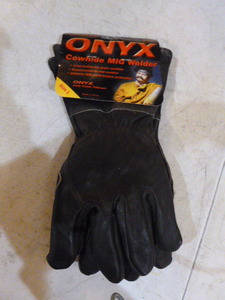 lot 12 image: Tillman Onyx Cowhide MIG Welder Gloves