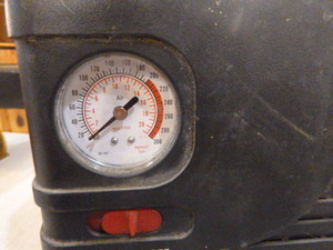 lot 19 image: 250 PSI Air Compressor