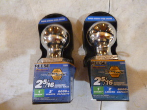 lot 24 image: 2 Reese 2 516 Chrome Hitch Balls