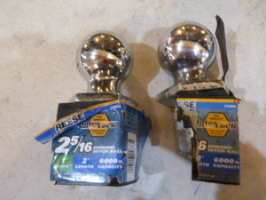 lot 25 image: 2 Reese 2 516 Chrome Hitch Balls