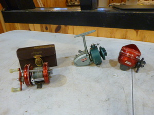 lot 29 image: 3 Fishing Reels