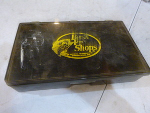 lot 31 image: Bass Pro Shop Tackle Box