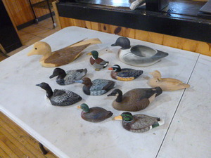 lot 74 image: Duck Dcor
