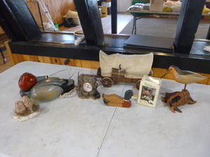lot 75 image: Home Dcor