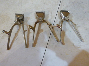 lot 88 image: 3 Vintage Hand Hair Clippers