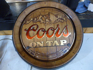 lot 5 image: Coors On Tap Beer Barrel Sign