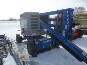 lot 7 image: Genie Z-4522 Boom Lift