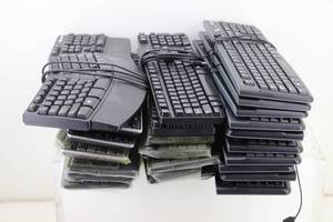 lot 29 image: Approx 23 Misc Keyboards