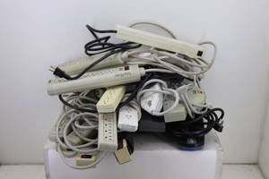 lot 30 image: Lot of Power Strips