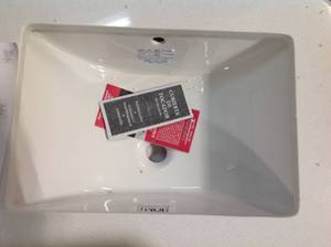 HOME DECOR COLLECTION 31 in. W x 22 in. D Engineered Marble Vanity Top in Snowstorm with White Single Trough Sink NOT USED SEE PICS