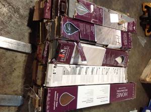 lot 6 image: Pallet with assorted Flooring see pictures