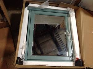 lot 37 image: Pallet with assorted vanities see pictures