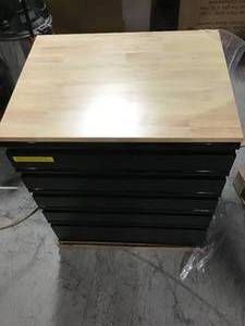 Husky Heavy Duty Welded 28 in. W x 32 in. H x 21.5 in. D Steel Garage 5-Drawer Base Cabinet see pictures