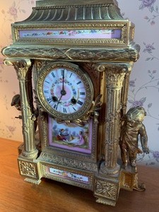 lot 5 image: French Figural Cupid Clock