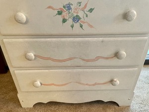 lot 131 image: Painted Decorative Dresser