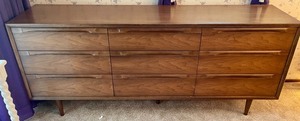 lot 124 image: Gabberts Midcentury Modern Dresser Set