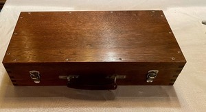 lot 157 image: Quality Doveland Case with 60 Collectible Thimbles