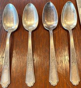 lot 81 image: 1847 Rogers Bros Flatware Items