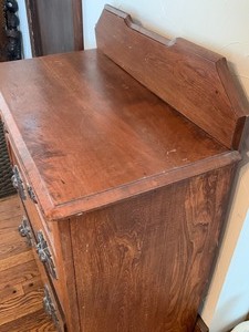 lot 8 image: Three Drawer Victorian Walnut Washstand