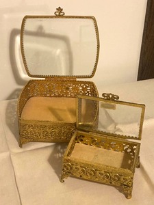 lot 62 image: Two Vintage Dresser Boxes