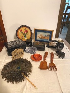 lot 73 image: Variety of Asian Decorative Items