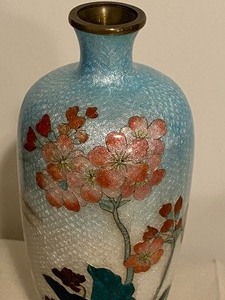 lot 199 image: Cloisonne Vase