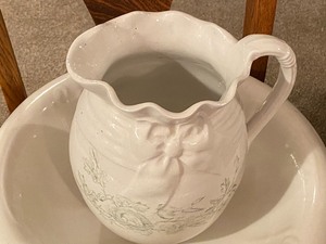 lot 209 image: Victorian Bowl and Pitcher Set