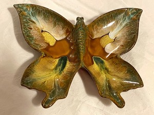 lot 212 image: Two Pieces of Van Briggle Pottery- Maple Leaf and Butterfly