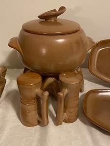 lot 213 image: Frankoma Pottery Items