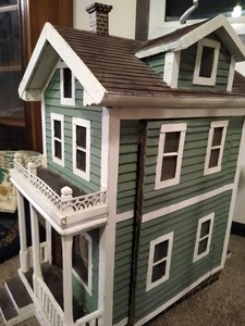 lot 186 image: Adorable Vintage Doll House w Furniture and Accessories