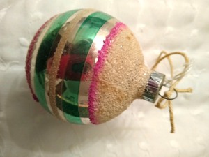 lot 191 image: 24 Glass Vintage Christmas Ornaments
