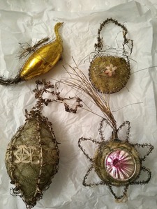 lot 194 image: Four Antique  Christmas Ornaments