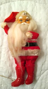 lot 189 image: Five Vintage Santa Figurines