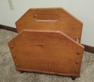 lot 185 image: Arts and Crafts Style Magazine Rack