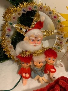lot 172 image: Vintage Christmas Decorations