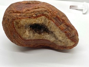 lot 351 image: Large Agate Rock