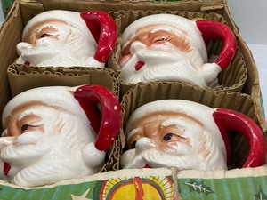 lot 350 image: Six Vintage Santa Christmas Mugs