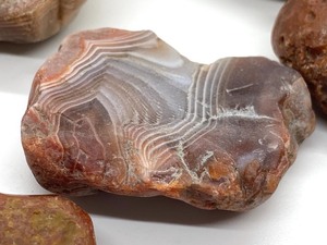 lot 353 image: Lot of Various Beautiful Agates