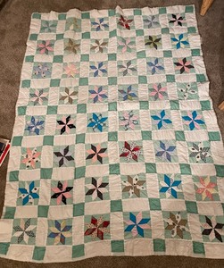 lot 291 image: Lot of Seven Quilts