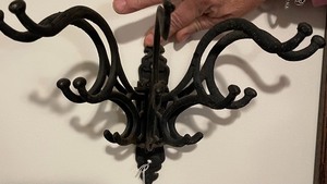 lot 299 image: Vintage Metal Items