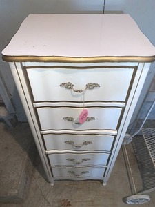 lot 92 image: Lingerie Chest with 5 Drawers