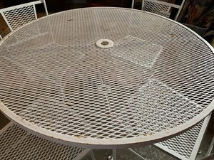 lot 360 image: Vintage Metal Patio Table and Chairs Set