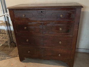 lot 91 image: Country Victorian Chest