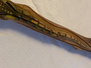 lot 381 image: Carved Alligator Figurine Walking Cane